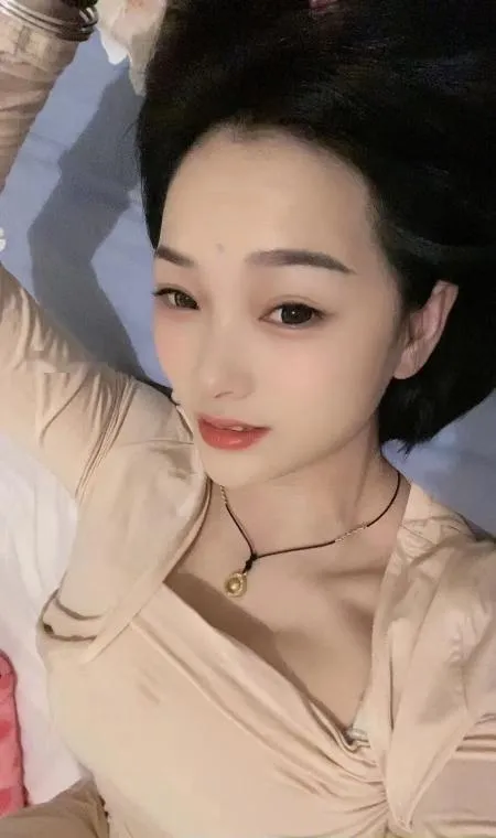 身材很棒的白嫩御姐