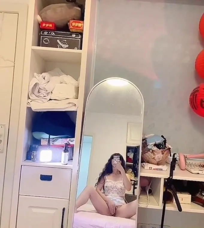 拍片AV少妇