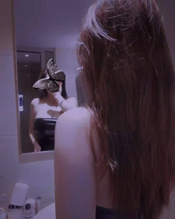 蜜桃臀桃子老师