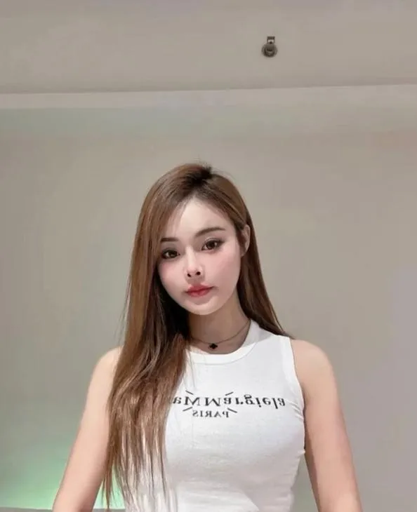 制服黑丝小璐
