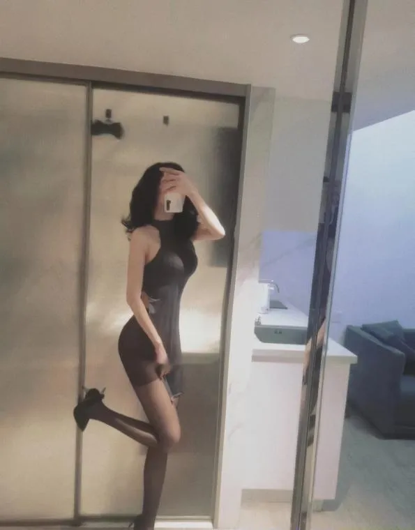 黑丝美腿梦舒