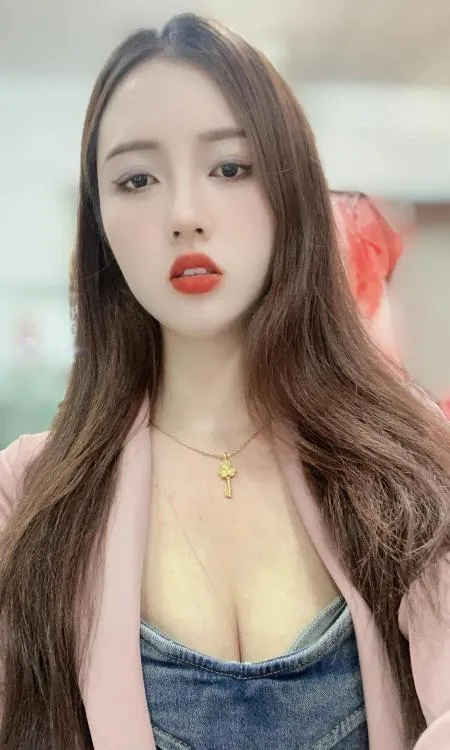 性感大胸小美妞