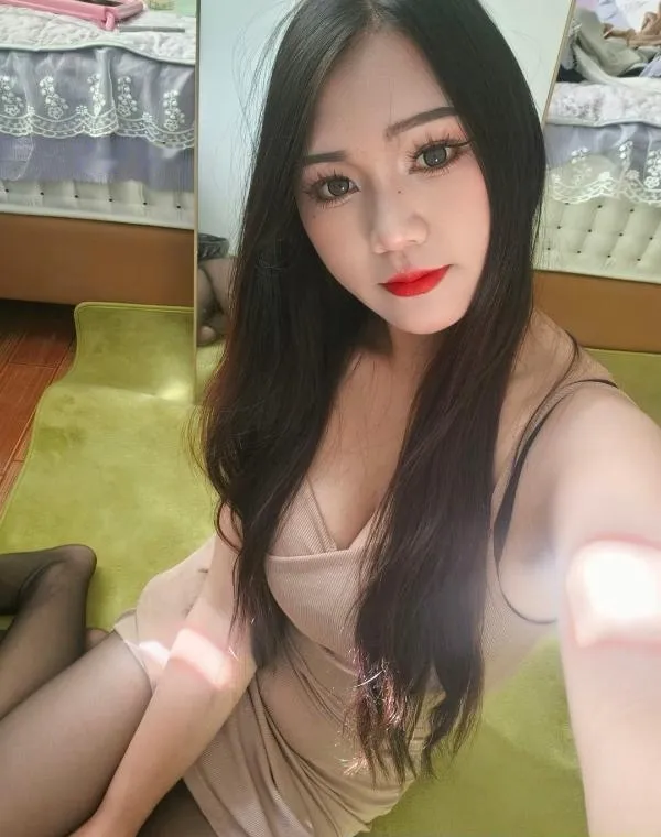 七里河黑丝长腿少妇