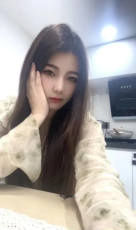 天河大胸妹子