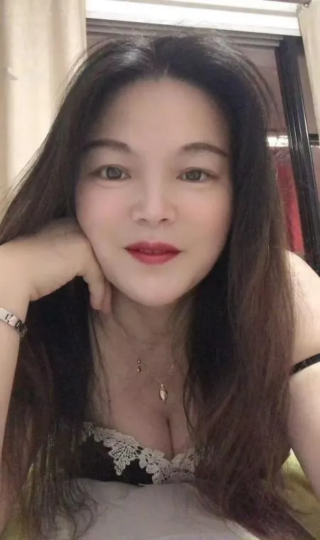 大奶熟女口活很好