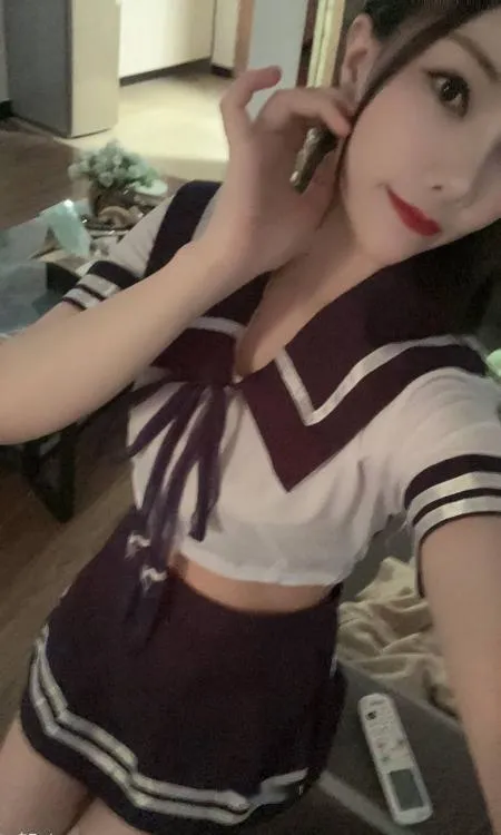 南山高挑亦菲老师