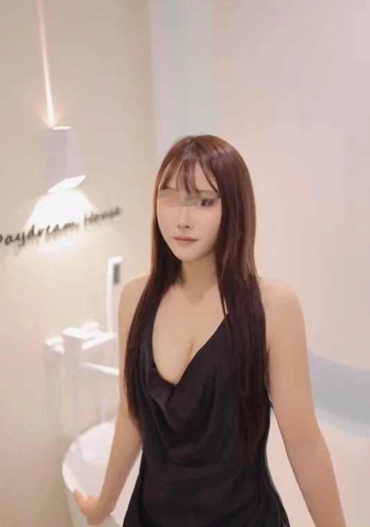 天心大胸御姐妹子