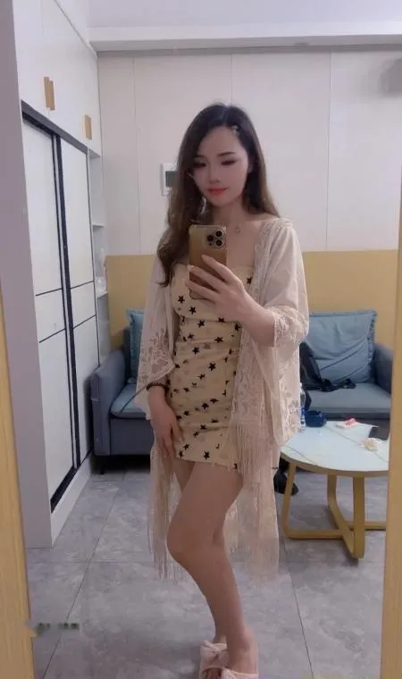 骚气大长腿御姐少妇