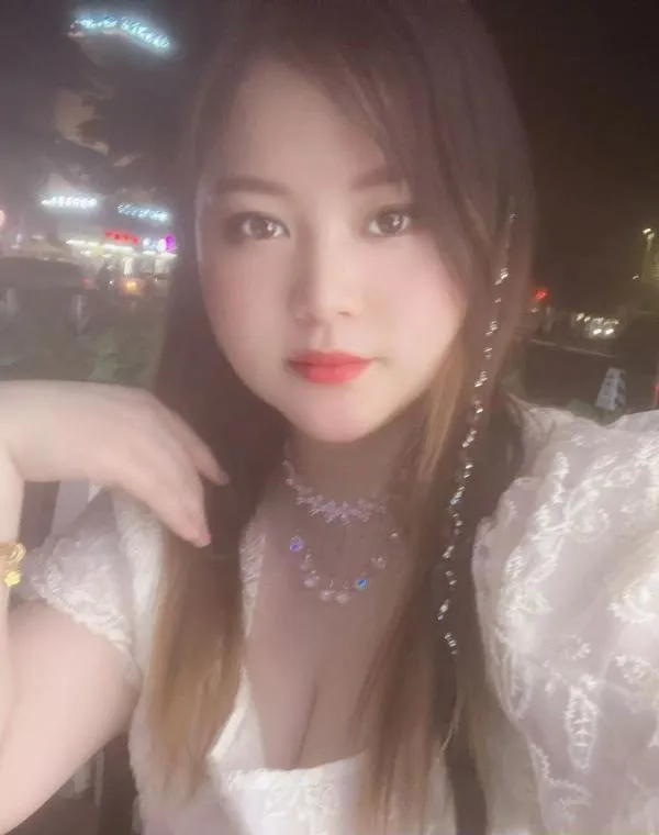巨乳骚茜茜