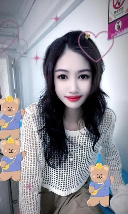 服务系肤白妹子简心