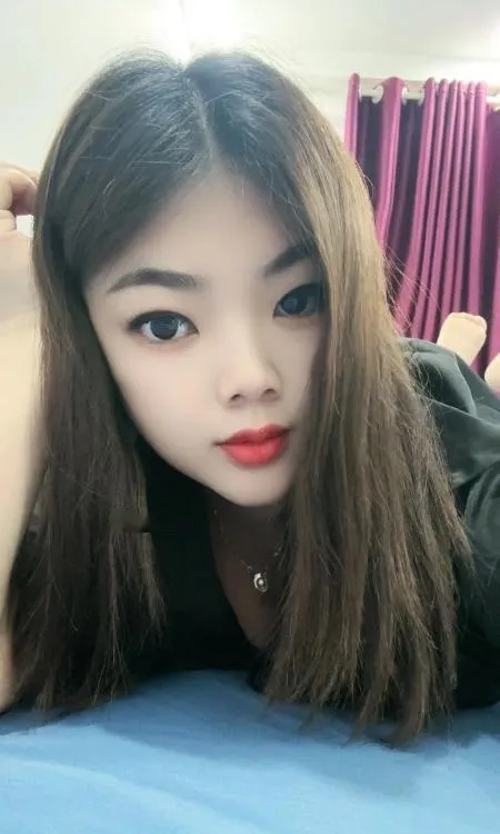 天河性感大胸妹
