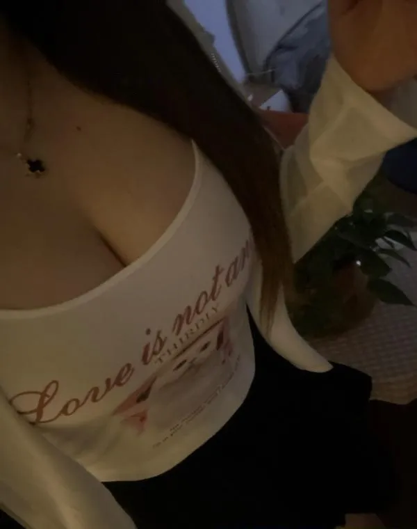 胸霸美女媛媛