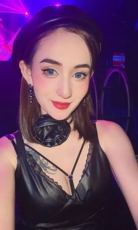 体验新疆小姐姐