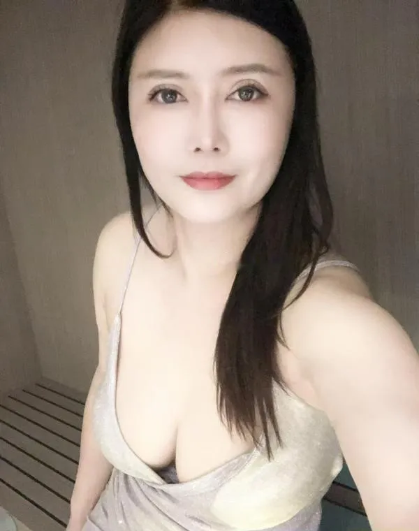 服务大奶熟女