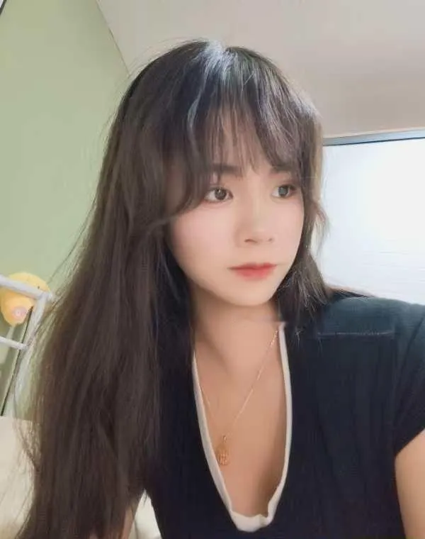 南京大胸清纯美少女