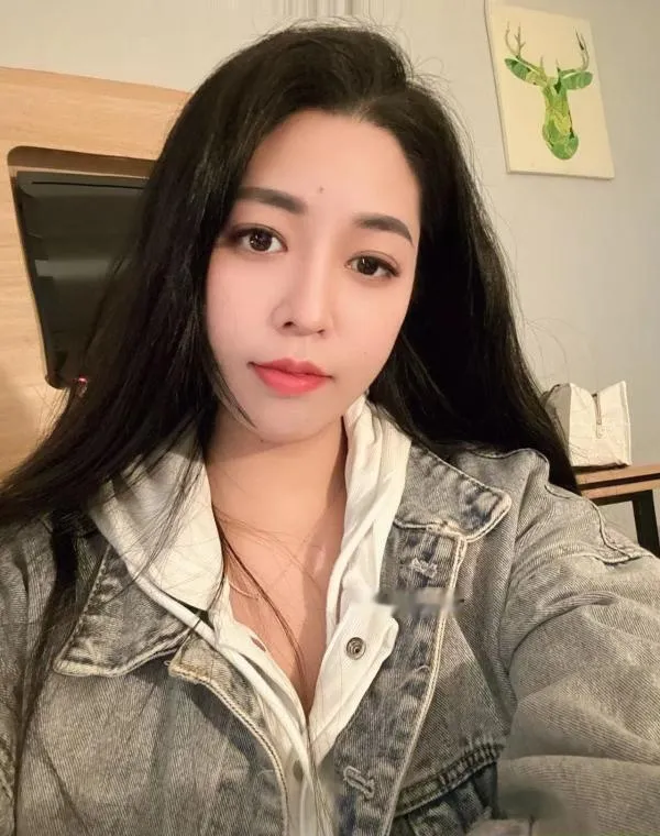 长腿丰满兼职梓琪
