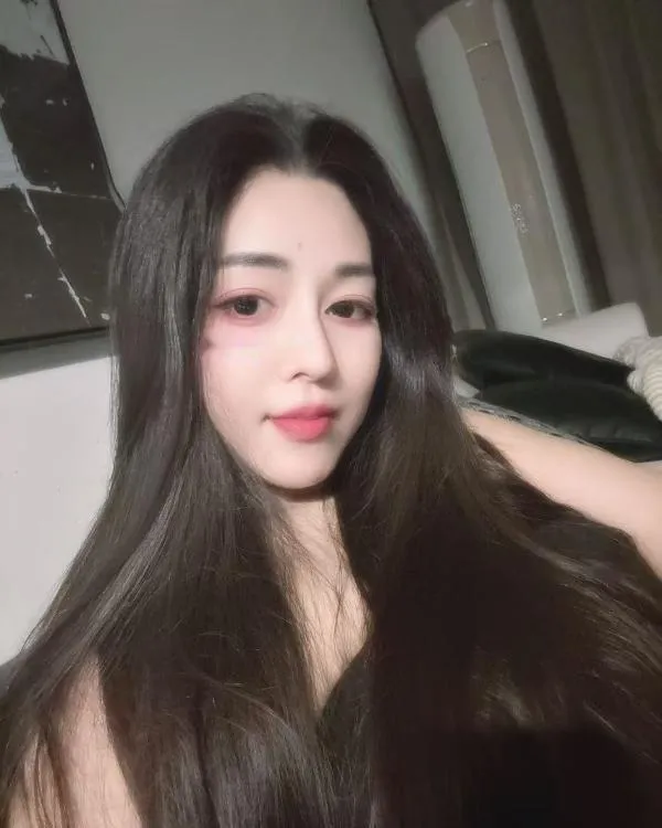 大长腿可舌吻丰满梓琪