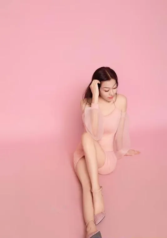 长腿服务控少妇燕燕