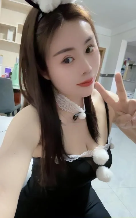 徐汇制服小少妇安妮