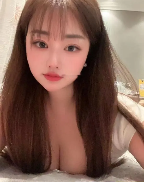 东丽微胖美眉