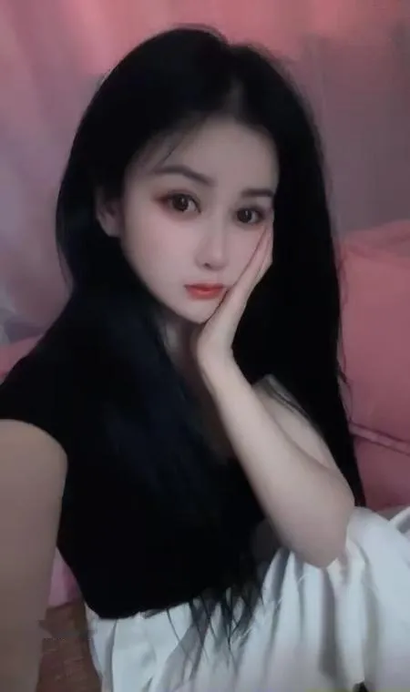 南山美甲师泡芙