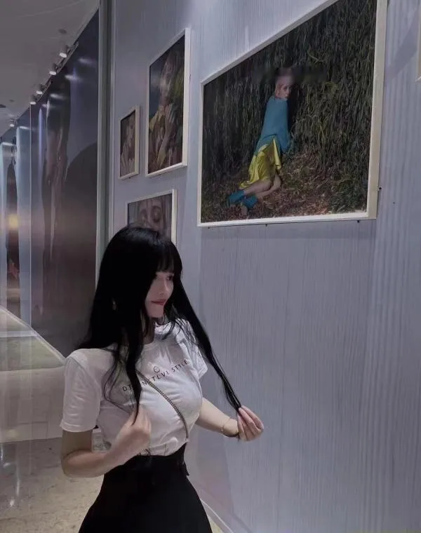 红牌骚灵儿
