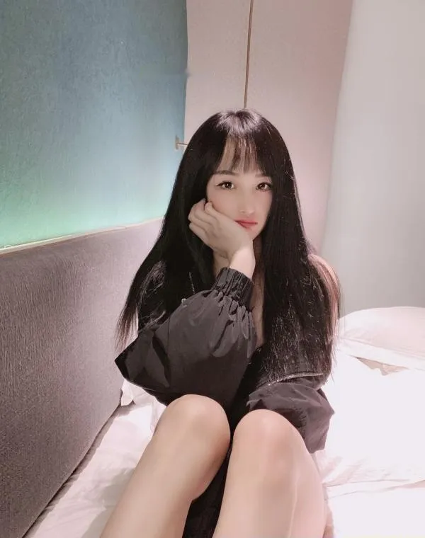 纹身小妹
