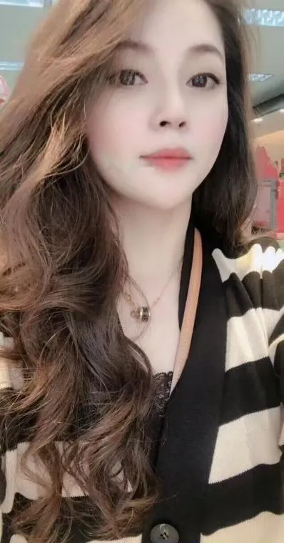 酒窝御姐