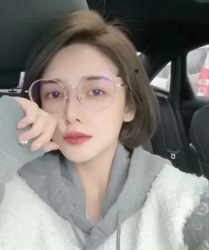 包河短发小姐姐