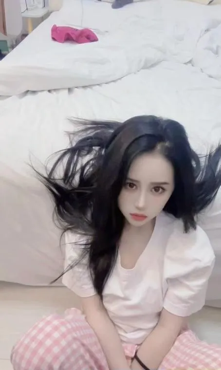 包河娇小玲珑的小美女