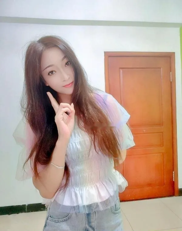 苗条爱笑少妇燕燕