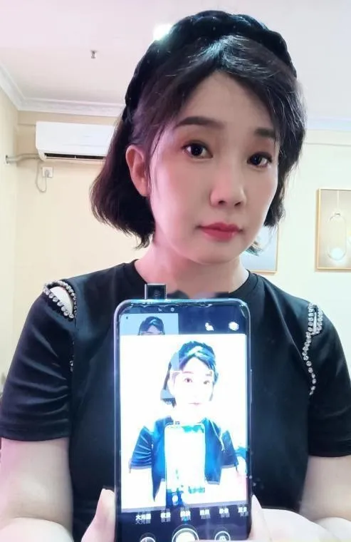 两张泻火少妇
