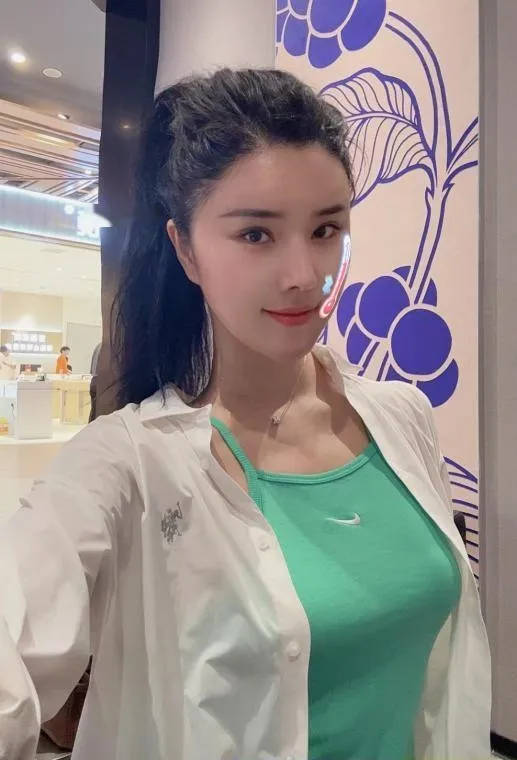 美妙绝伦模特月亮