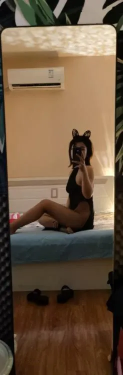 年轻有活力的美伊伊