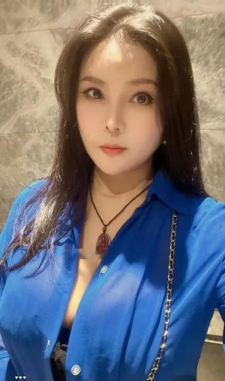 巨乳少妇