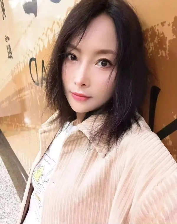 西藏服务女王
