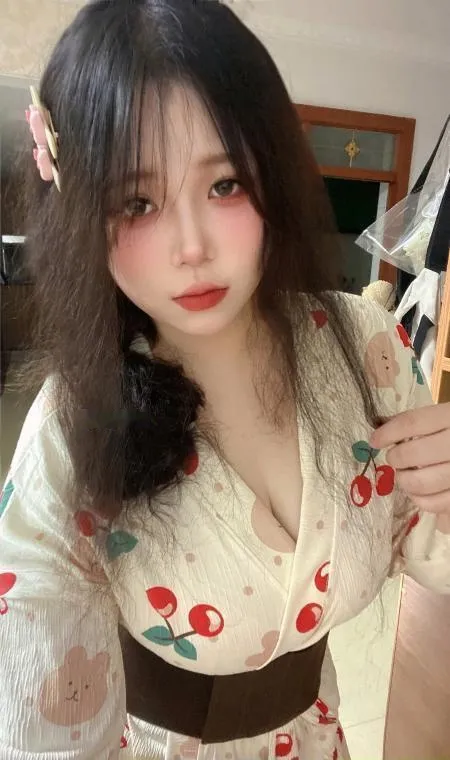 肉感大胸奈奈酱