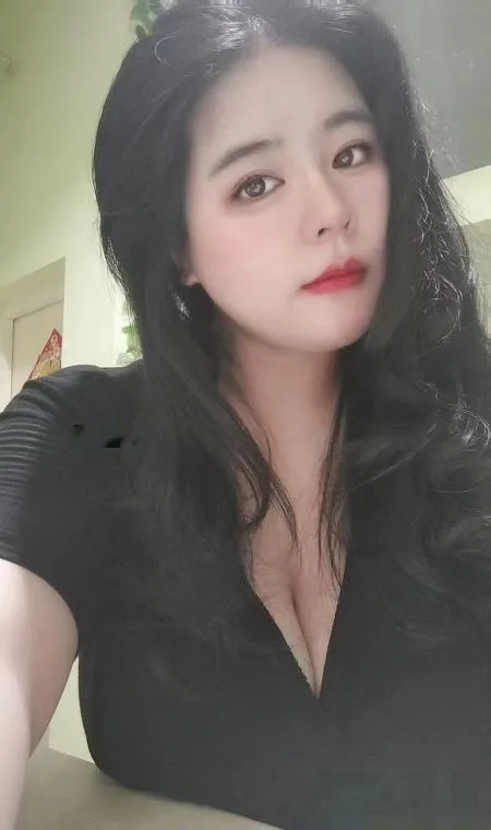 南山丰臀巨乳露露