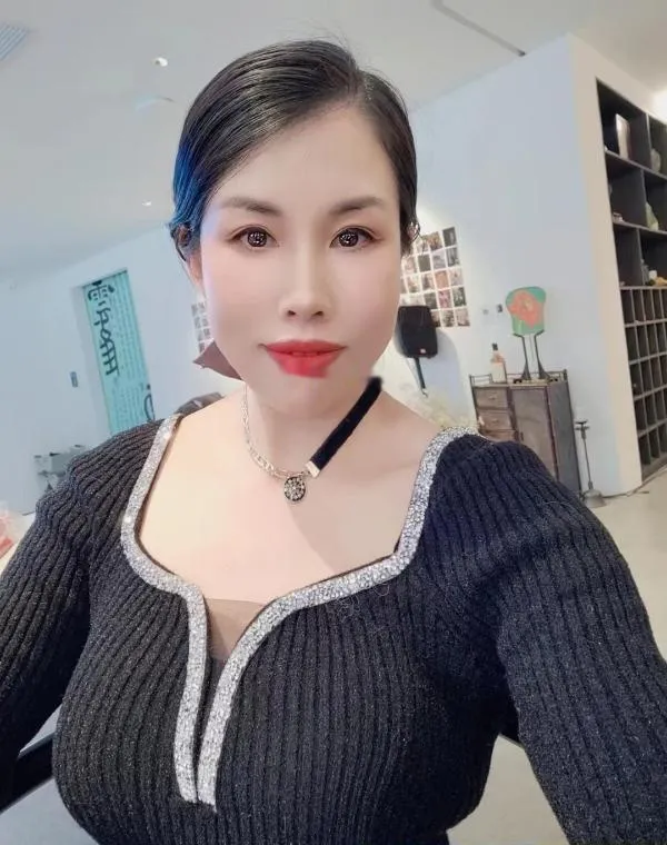 大阴唇少妇阿丽