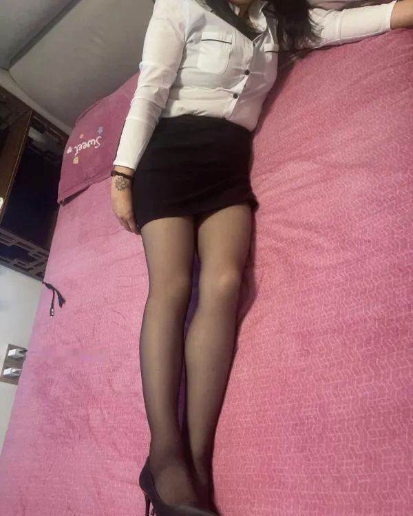 大胸美臀小雨老师