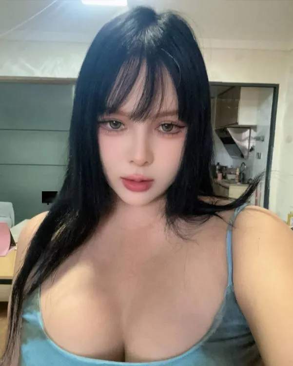 混血AV女优性感贴心