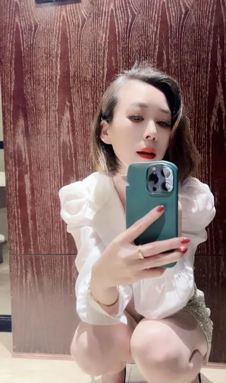 性感短发丽莎