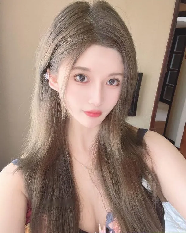姑苏性感长腿小美女
