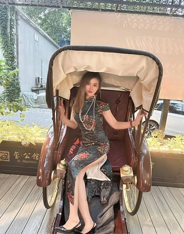后入风骚气质妹子
