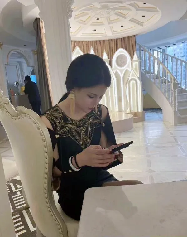 深圳异域风情维族女王