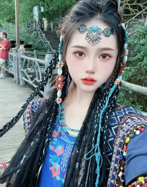 性感大灯小尤物