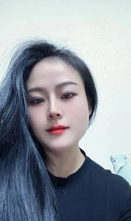 服务风骚贴心妹子