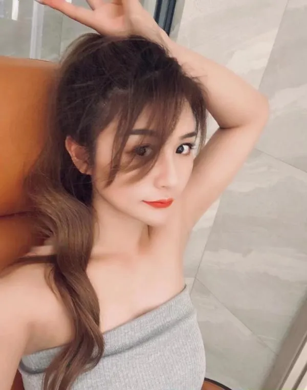 静安佳佳美女