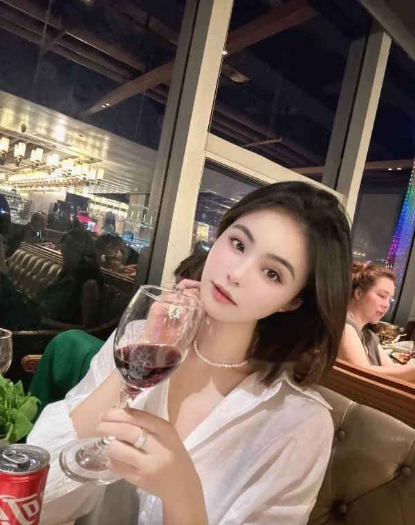 黑丝制服诱惑女友服务