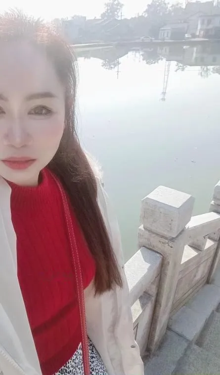 兼职小嫂子